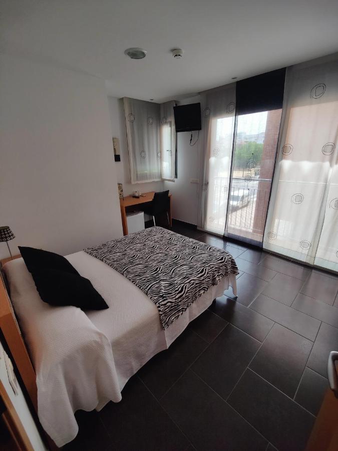 Hostal Manel Pineda de Mar Zewnętrze zdjęcie