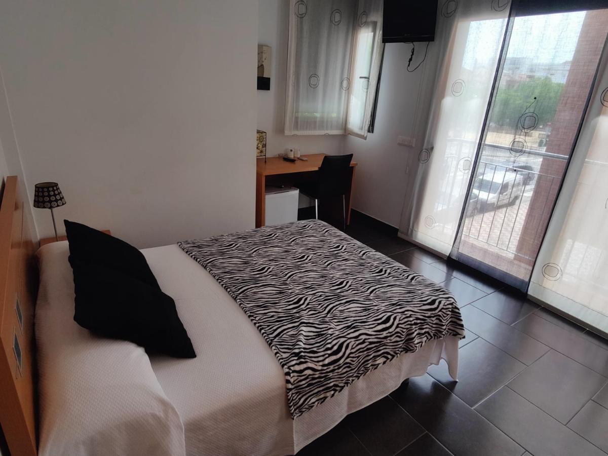 Hostal Manel Pineda de Mar Zewnętrze zdjęcie