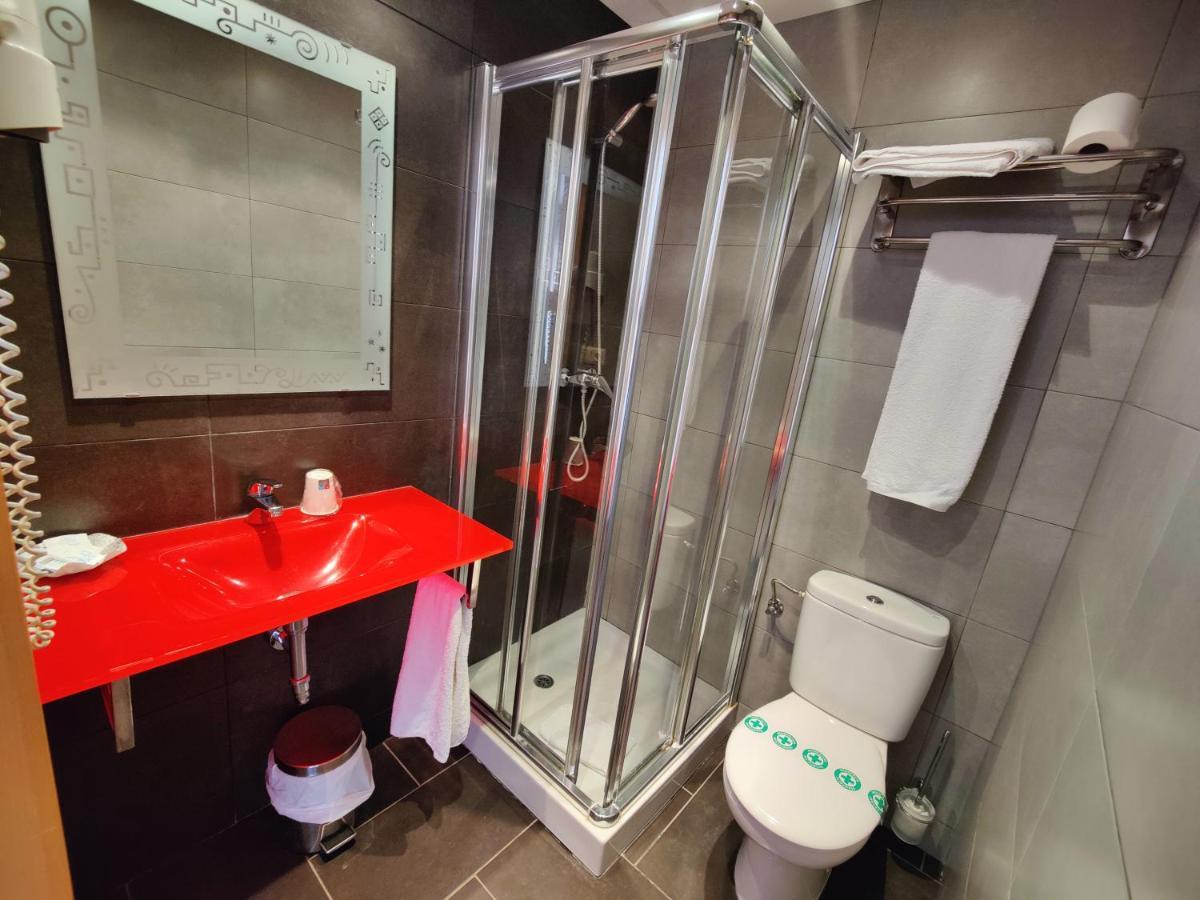 Hostal Manel Pineda de Mar Zewnętrze zdjęcie