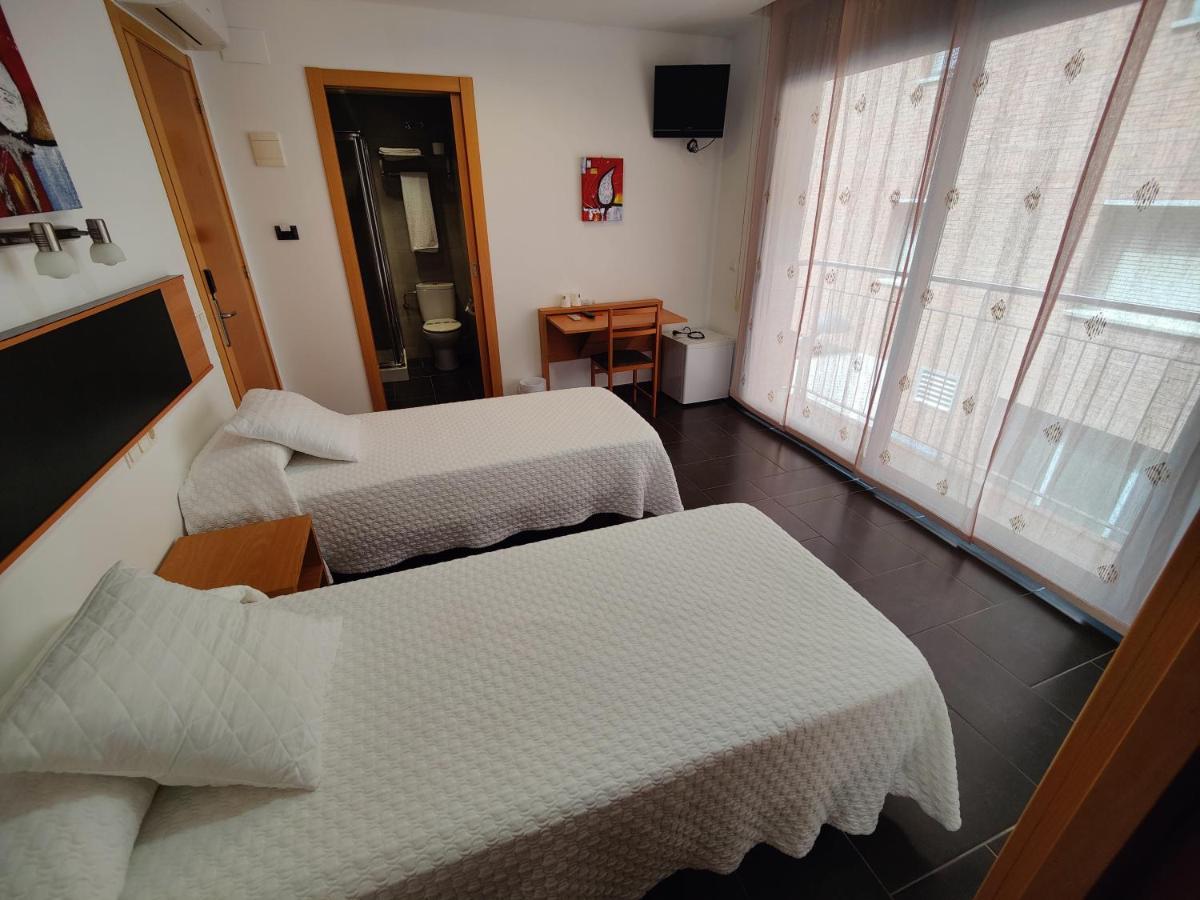 Hostal Manel Pineda de Mar Zewnętrze zdjęcie