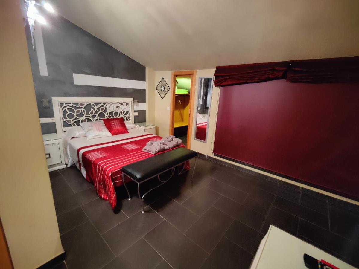 Hostal Manel Pineda de Mar Zewnętrze zdjęcie