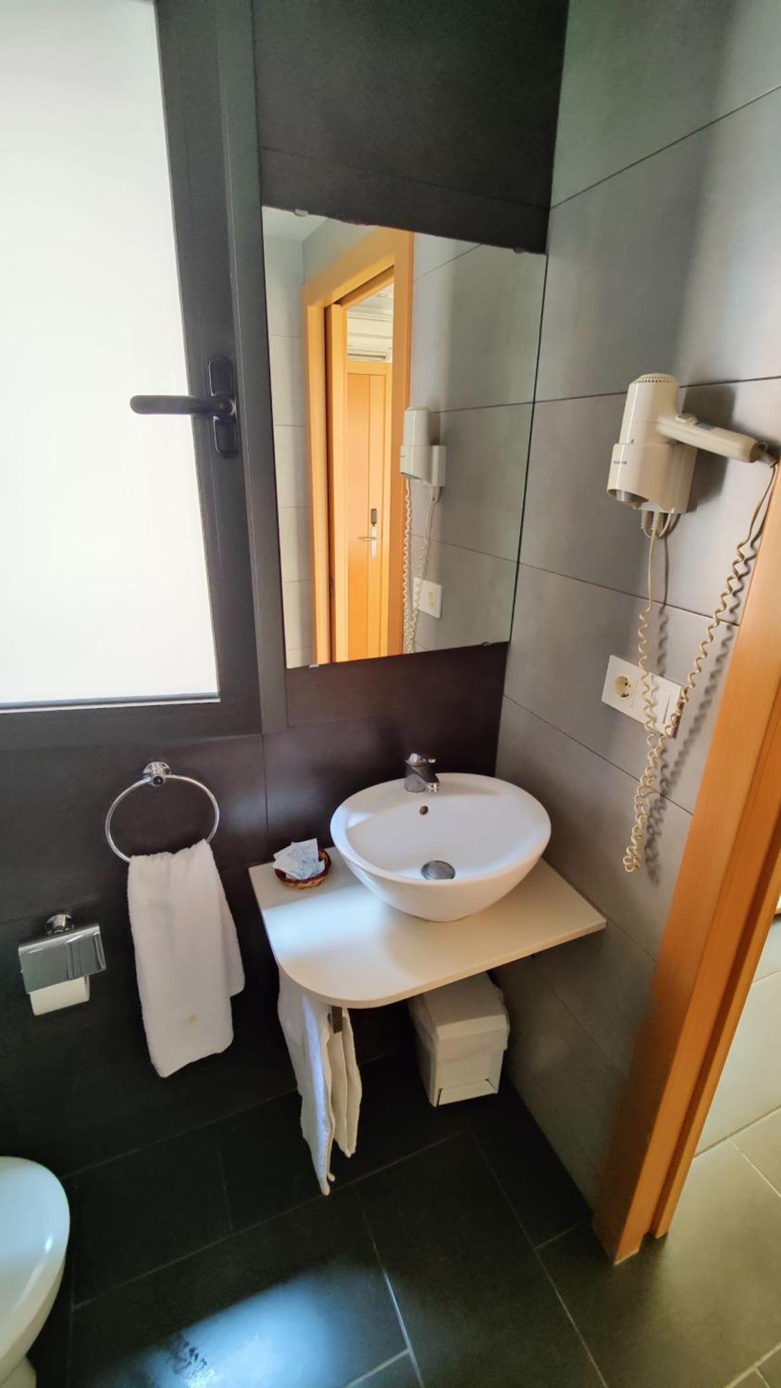 Hostal Manel Pineda de Mar Zewnętrze zdjęcie