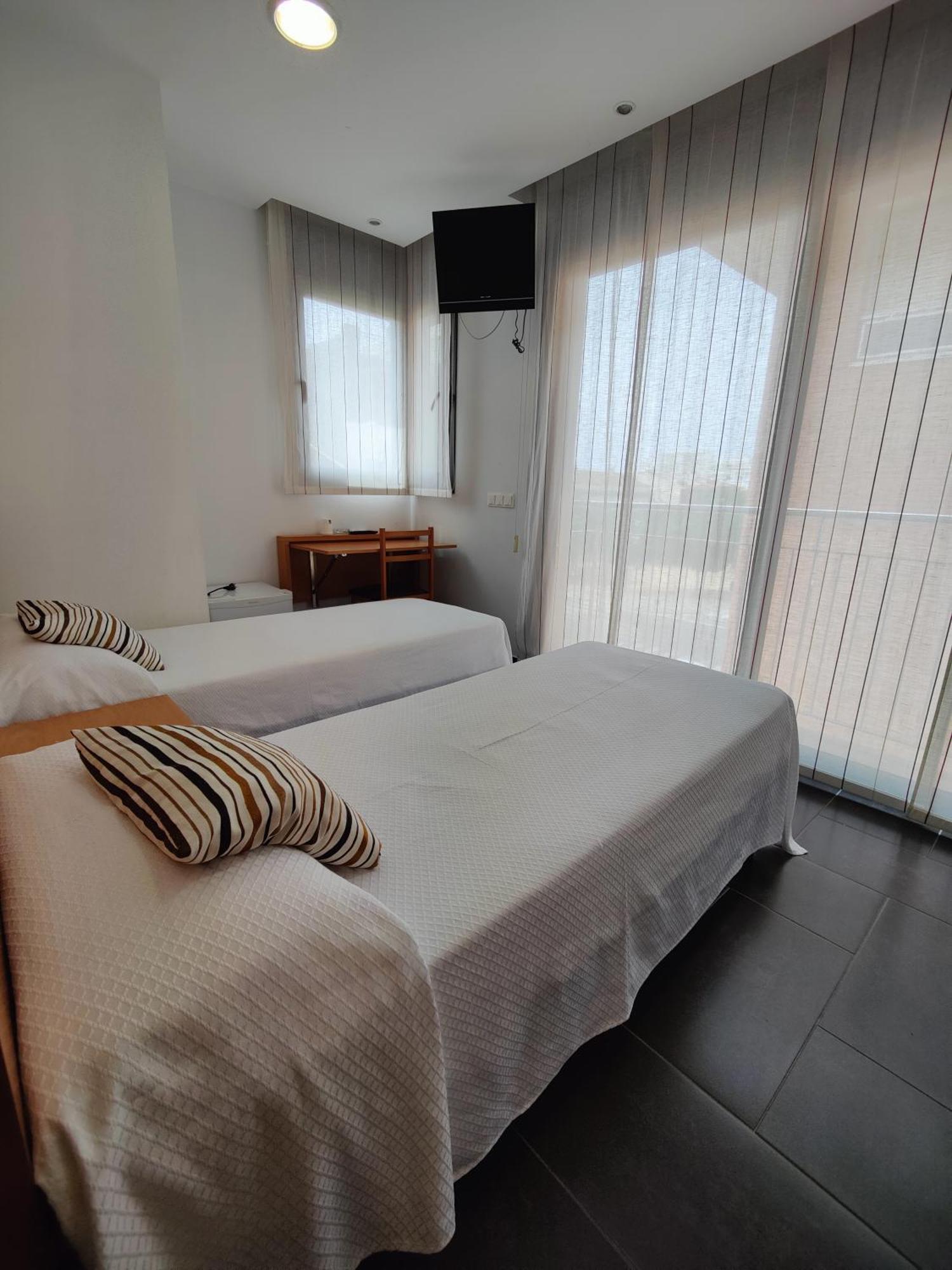Hostal Manel Pineda de Mar Zewnętrze zdjęcie
