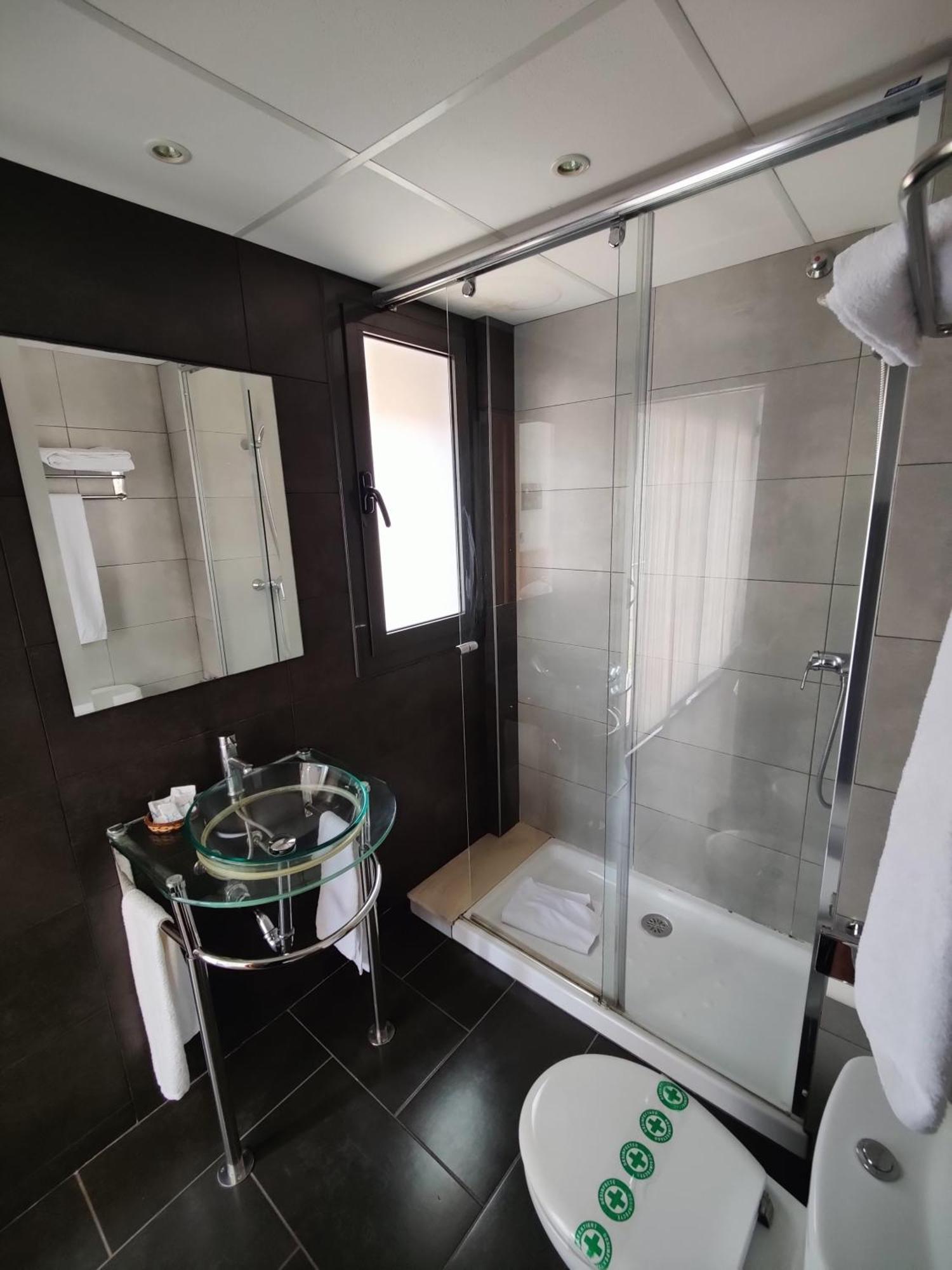 Hostal Manel Pineda de Mar Zewnętrze zdjęcie